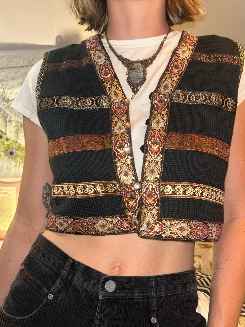Vintage Liz Claiborne LizWear Embroidered Cropped Vest